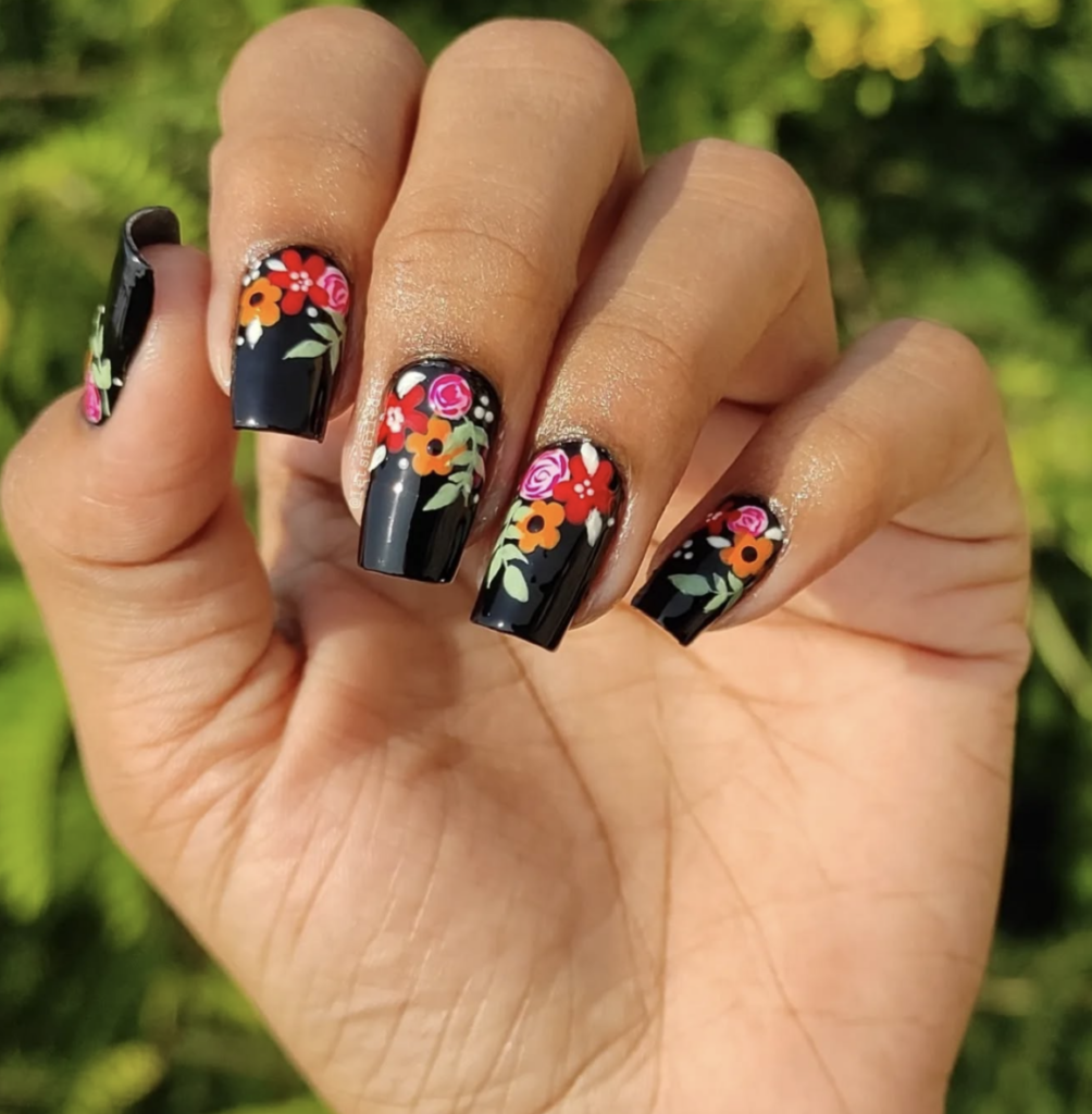 2. Floral Black Mani